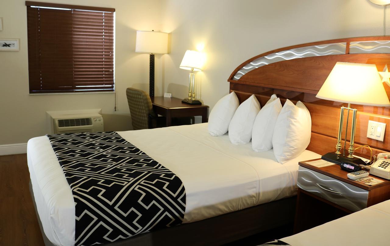 كيسيمي Monte Carlo Inn- Near Disney المظهر الخارجي الصورة