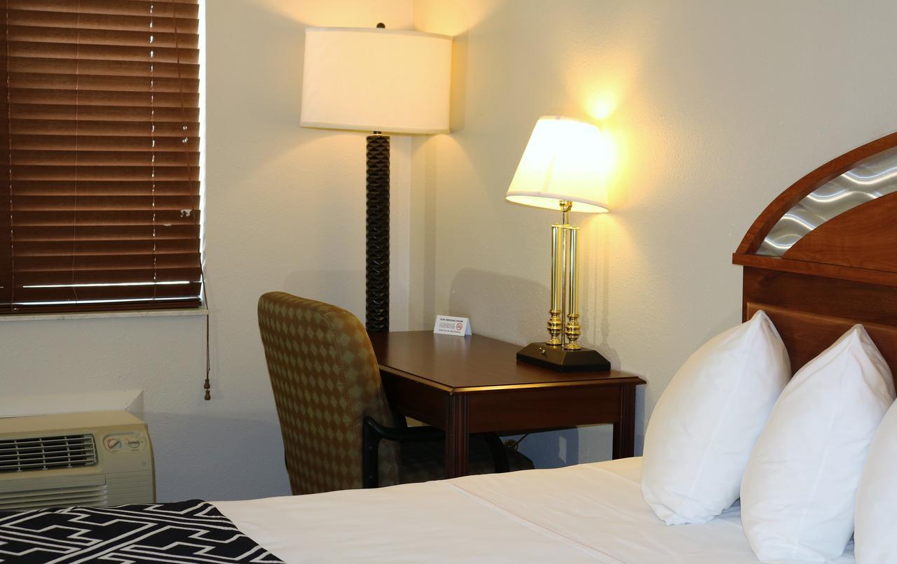 كيسيمي Monte Carlo Inn- Near Disney المظهر الخارجي الصورة